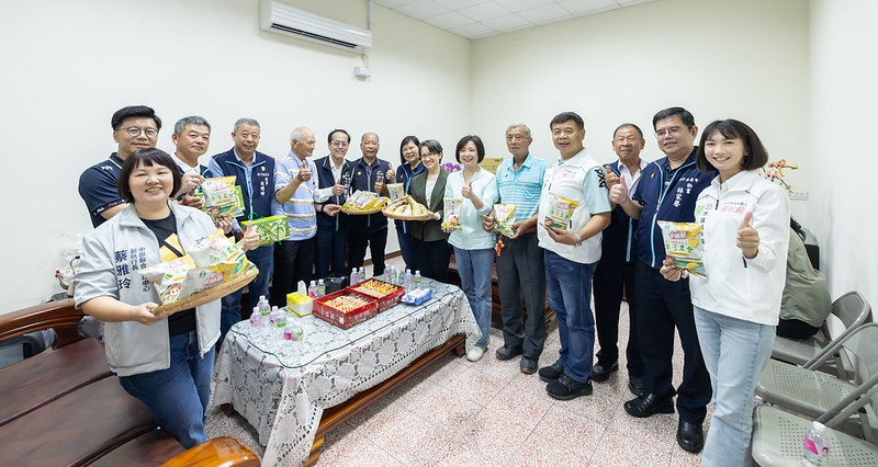 2026年4月11日蔡雅玲副執行長陪同副總統參訪臺中市神岡區及潭子區農會，共3張圖片