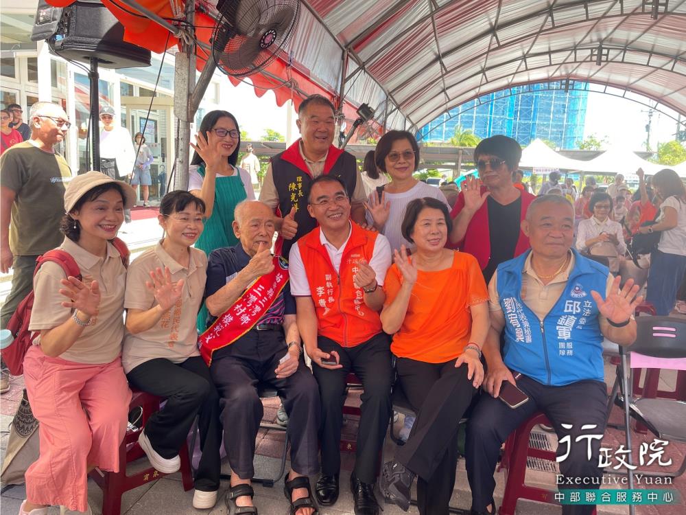 李貴富副執行長出席三灣水梨節.jpg