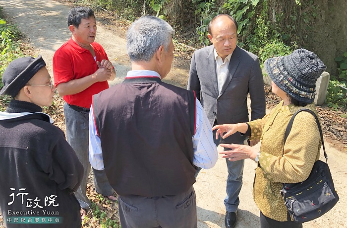 湯副執行長前往國姓鄉長流村設置簡易自來水設施會勘，共3張圖片