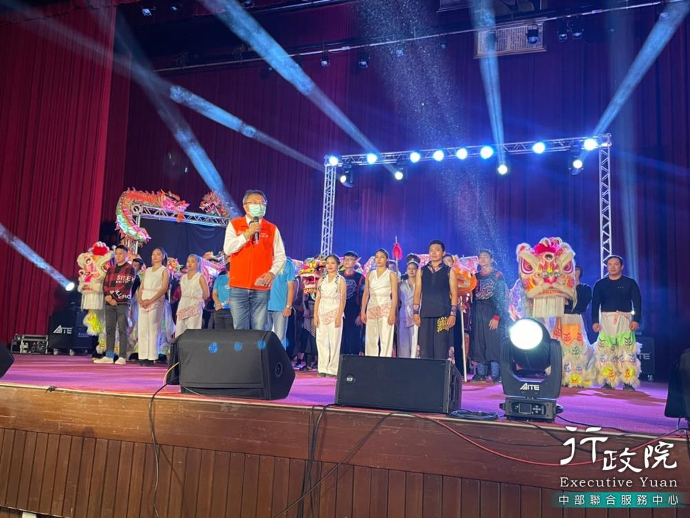 2022年12月10日洪宗熠副執行長出席彰化王功兩廣國術龍獅戰鼓團公演活動，共9張圖片