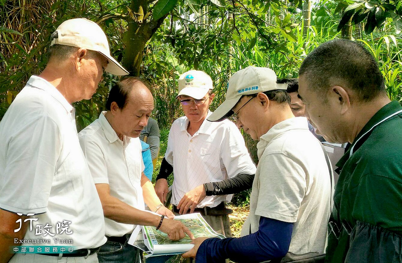  湯副執行長至國姓鄉會勘野溪工程整治，共2張圖片