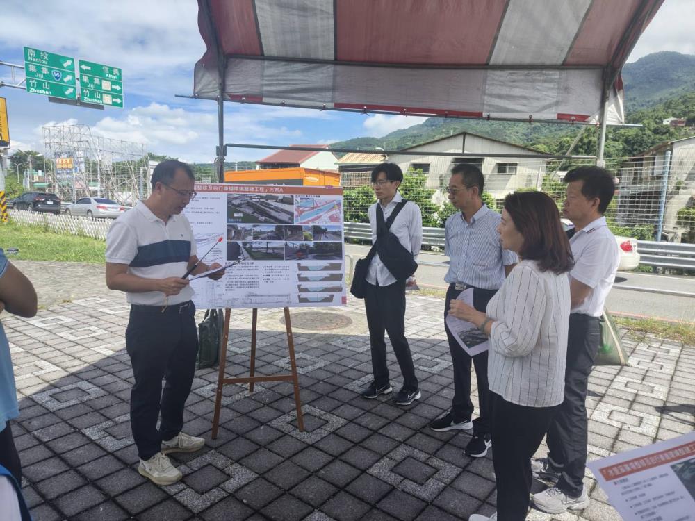 2026年8月20日陳錦倫執行長出席「水里溪沿岸休憩空間及自行車道環境整建工程0 破堤方案可行性會勘，共2張圖片