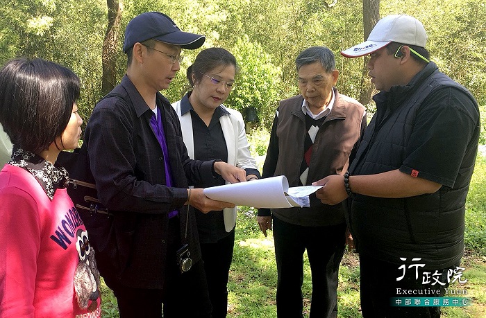  吳副執行長出席通霄鎮農塘改善工程施工前說明會，共3張圖片