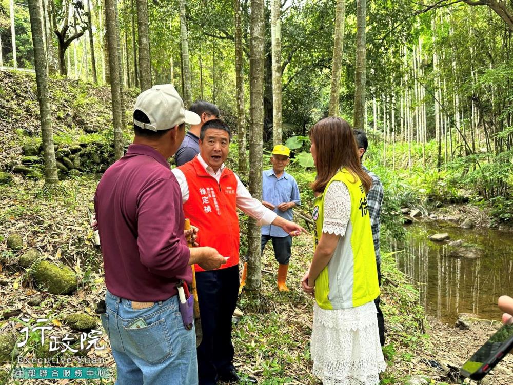 2023年5月11日徐定禎執行長會勘苗栗縣公館鄉北河村農路研議改善方案，共3張圖片