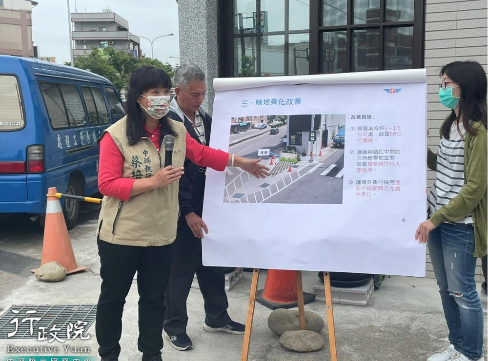 蔡培慧執行長會同公路總局第二工程處劉世桐處長到苗栗竹南鎮落實行政院前瞻建設人本交通環節，共3張圖片