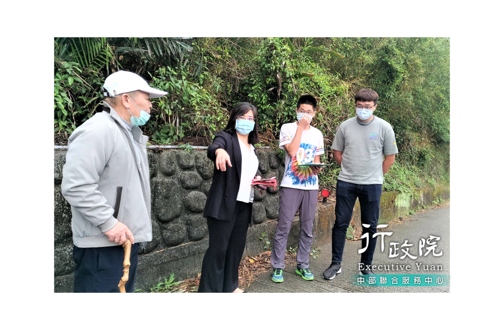 吳宜臻副執行長出席水保局大湖鄉南湖段產業道路改善會勘，共3張圖片