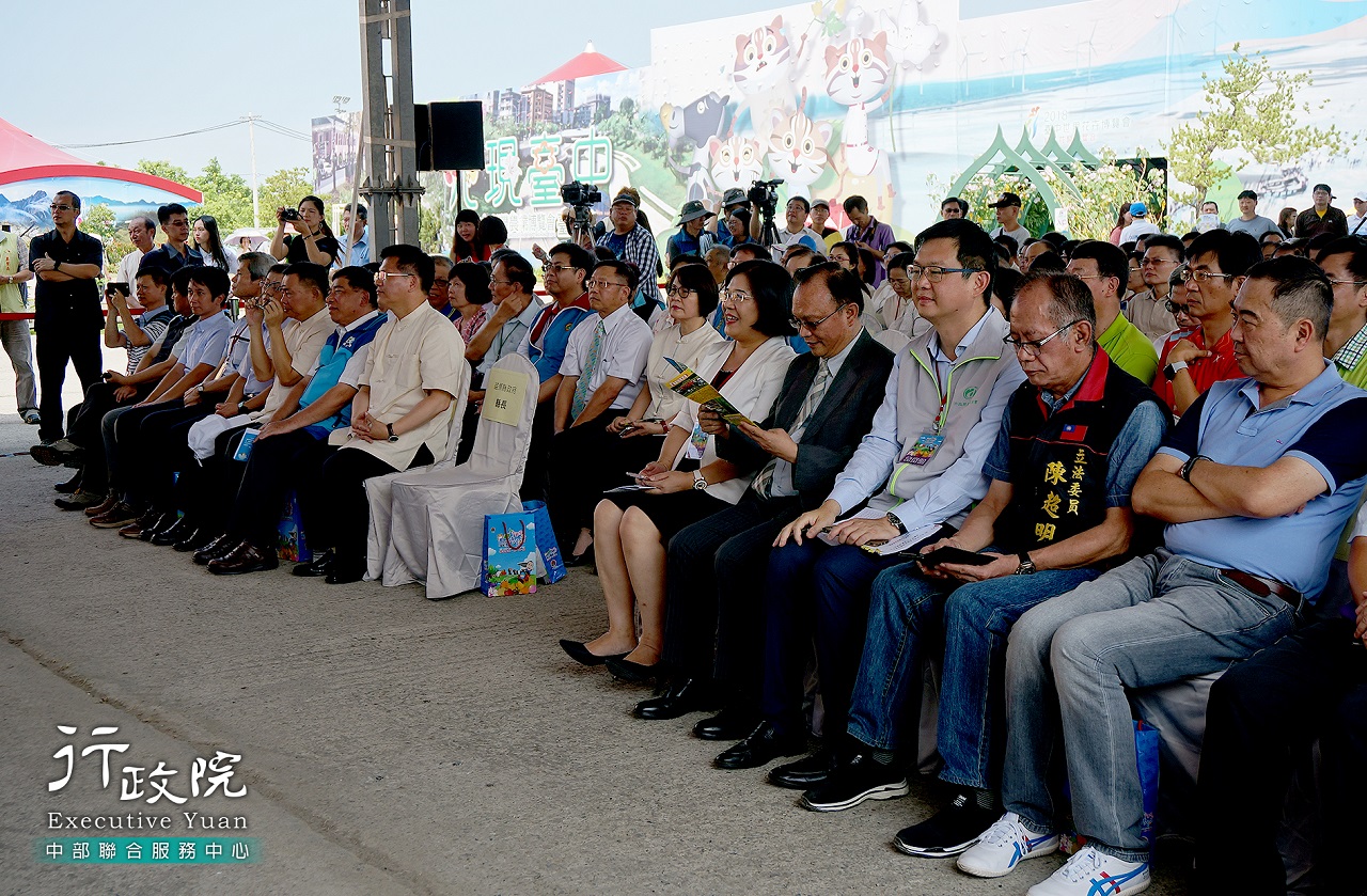 吳副執行長出席2018中臺灣農業博覽會-開幕典禮，共3張圖片