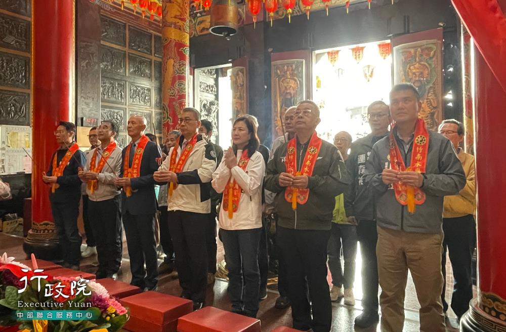 2026年1月17日李貴富副執行長出席竹南水興宮總統匾書揭匾典禮、頭份永貞宮及銅鑼雙峰寶塔參香祈福，共8張圖片