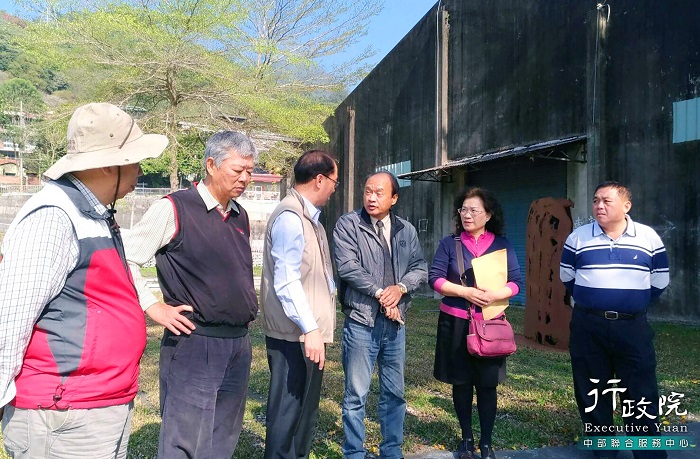 湯副執行長會勘南投縣集集鎮獅頭山登天步道及水里鄉堤頂自行車道暨水里火車站鐵道文化藝術風貌案工程，共5張圖片