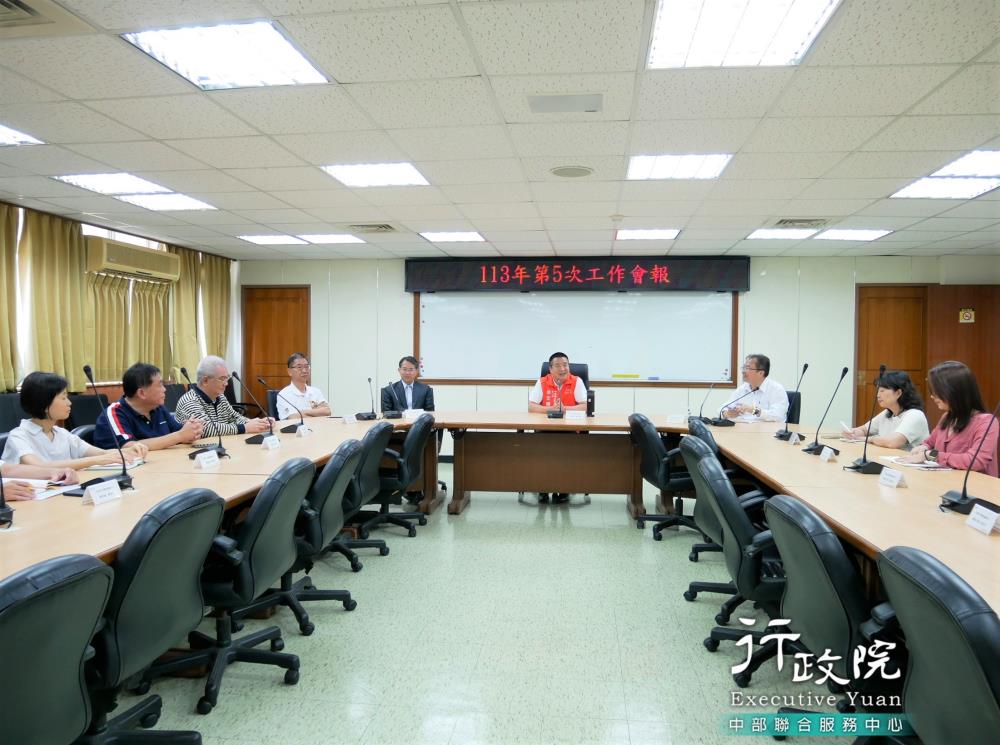 2024年5月15日徐定禎執行長主持113年第5次工作會報，共3張圖片
